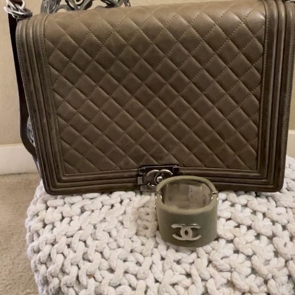Jumbo Chanel “Le Boy” Khaki/ Ruthenium Handbag with FREE Chanel Bracelet - Picture 2 of 9